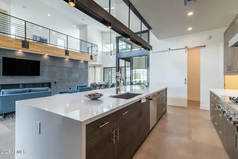 $1,410,000 | 8510 South 9th Drive, Unit 20, Phoenix, AZ 85041