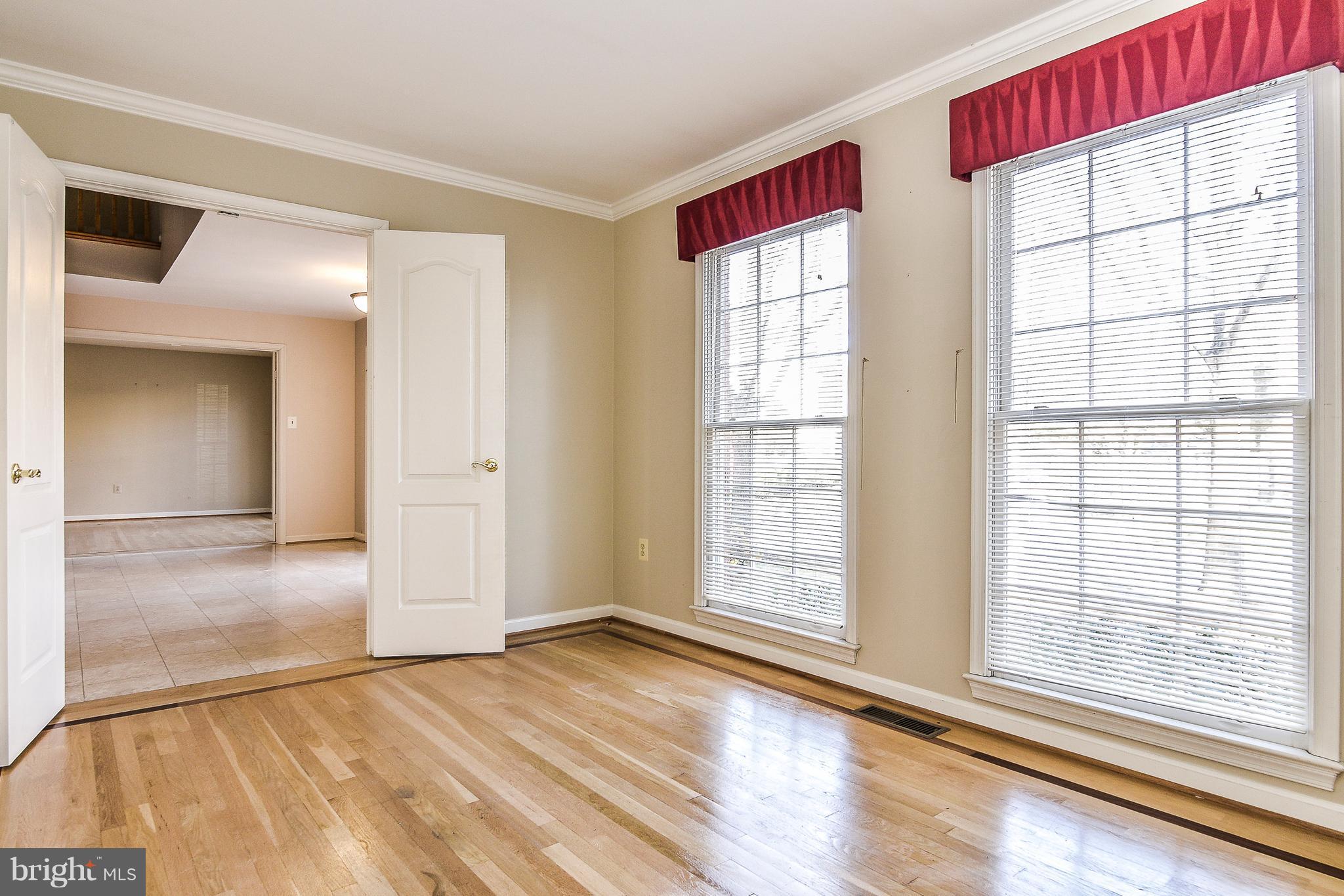 8670 Center Road Springfield, VA 22152 - Photo 3 of 33 Main level office, gleaming hardwood flooring