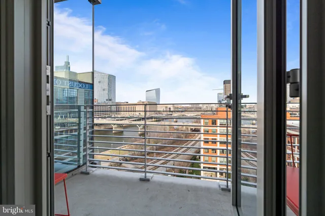 $1,250,000 | 210 South 25th Street, Unit 903, Philadelphia, PA 19103