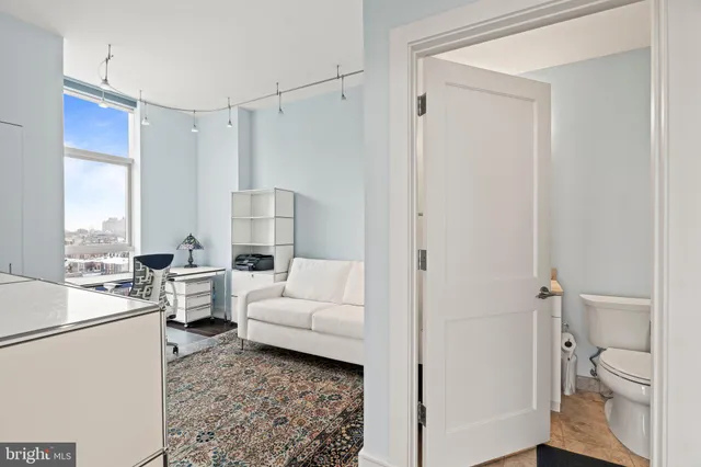 $1,250,000 | 210 South 25th Street, Unit 903, Philadelphia, PA 19103