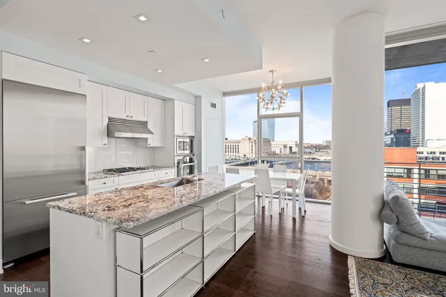 $1,250,000 | 210 South 25th Street, Unit 903, Philadelphia, PA 19103