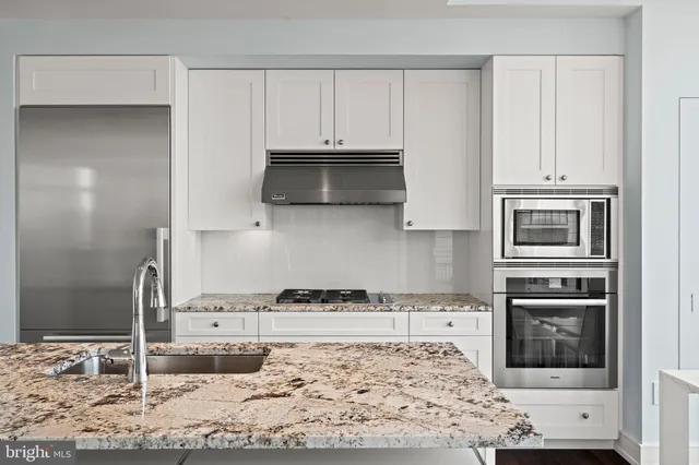 $1,250,000 | 210 South 25th Street, Unit 903, Philadelphia, PA 19103