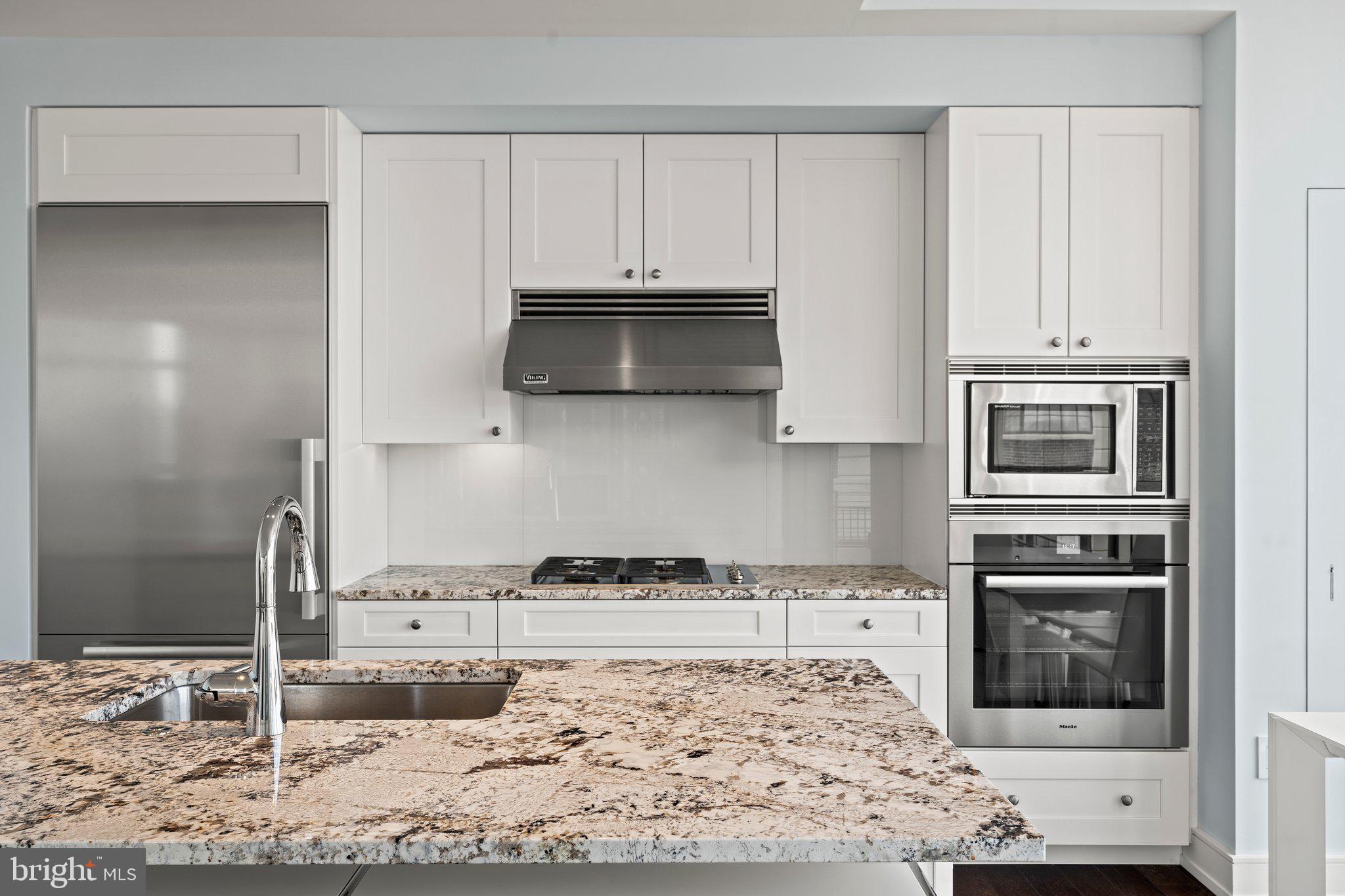 210 South 25th Street, Unit 903 Philadelphia, PA 19103 - Photo 7 of 35