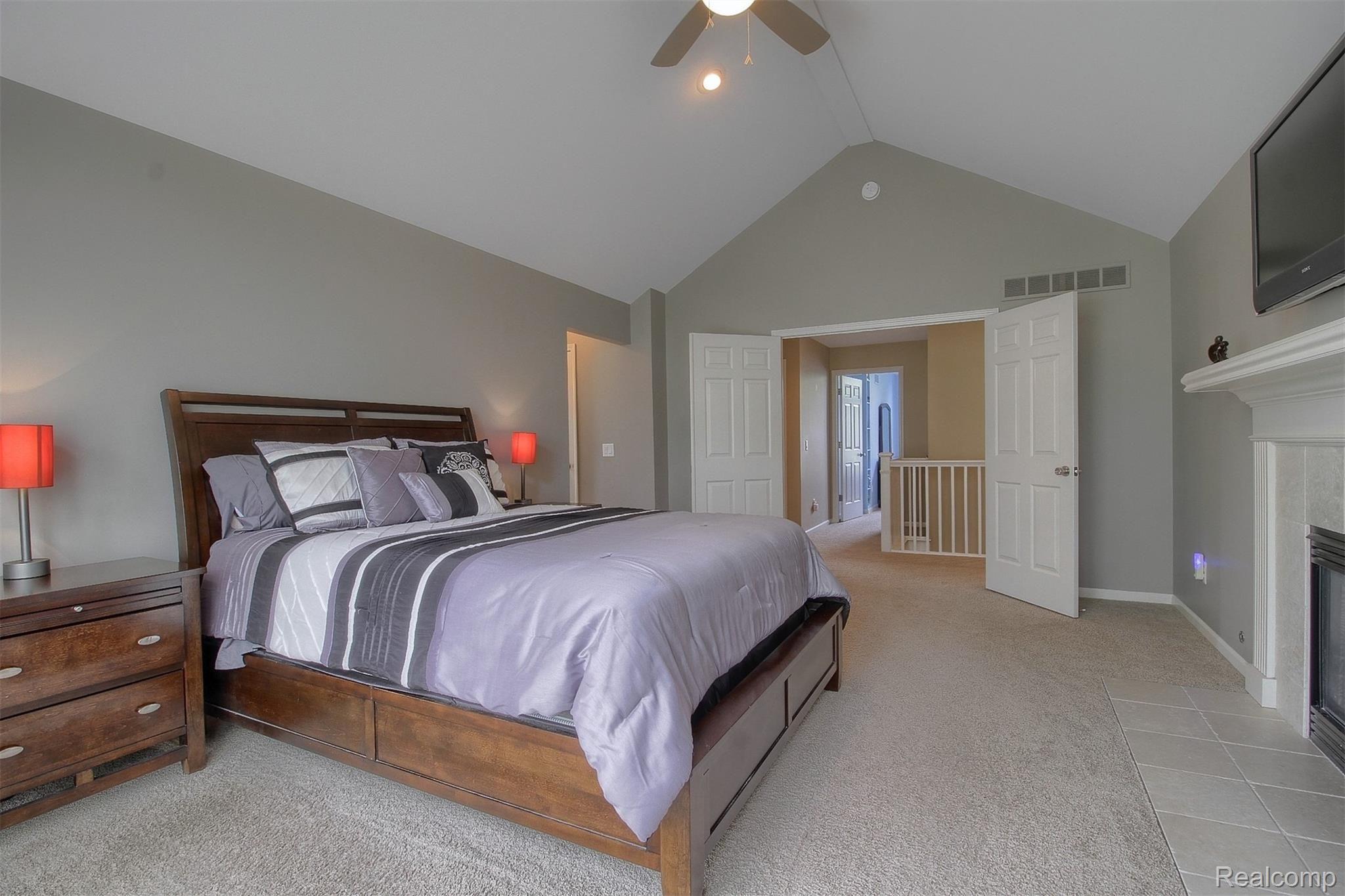 1229 Tulberry Circle Rochester, MI 48306 - Photo 18 of 36 18-Master Bedroom 2nd View.jpg