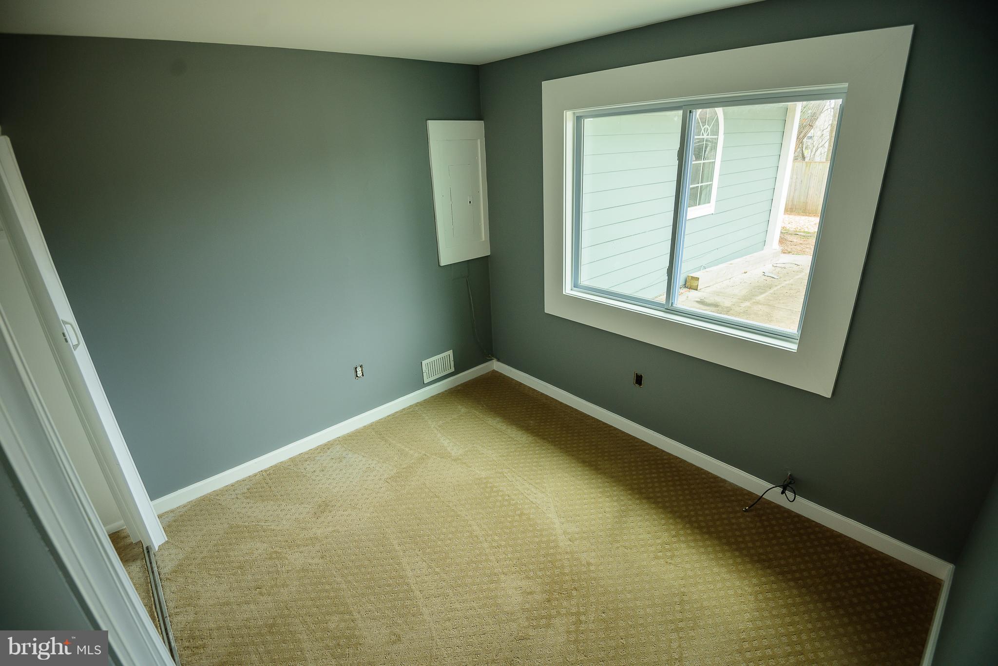 148 South Fox Road Sterling, VA 20164 - Photo 21 of 29 Main Level Bedroom 1