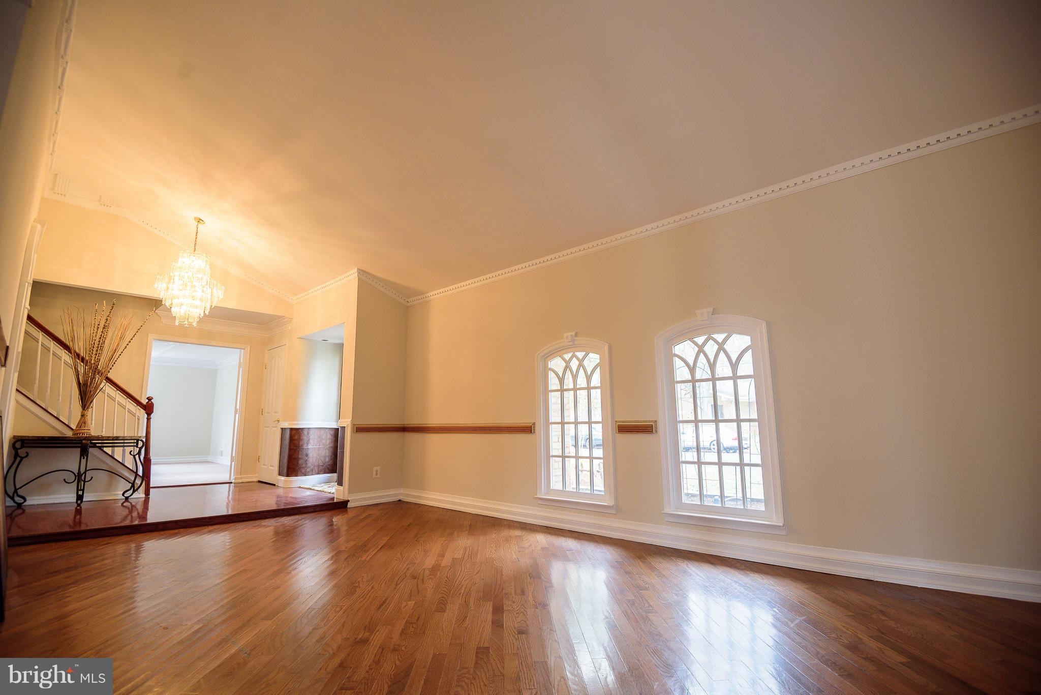 148 South Fox Road Sterling, VA 20164 - Photo 4 of 29 Spacious Living Room