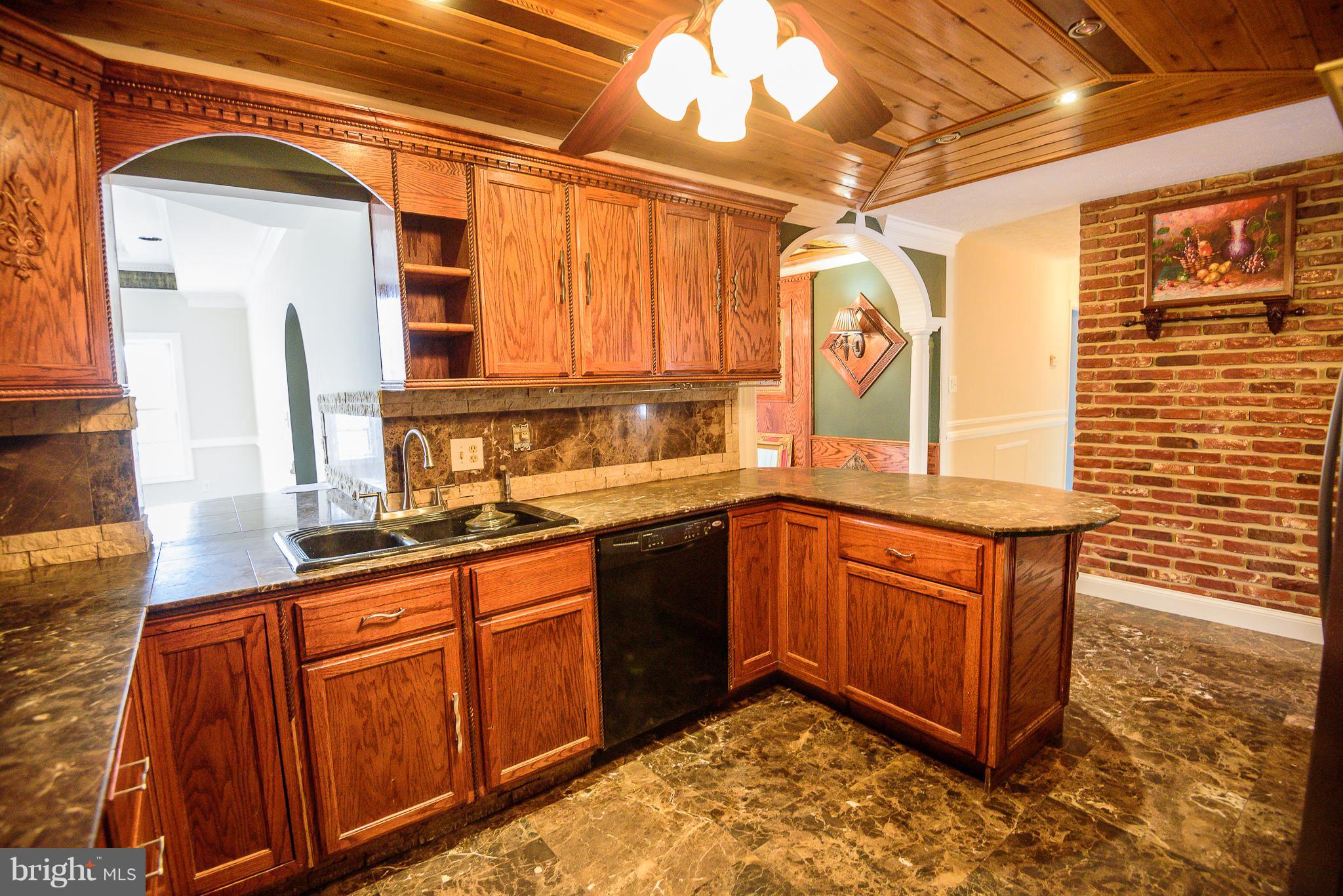 148 South Fox Road Sterling, VA 20164 - Photo 9 of 29 Designer Kitchen with Granite Countertop
