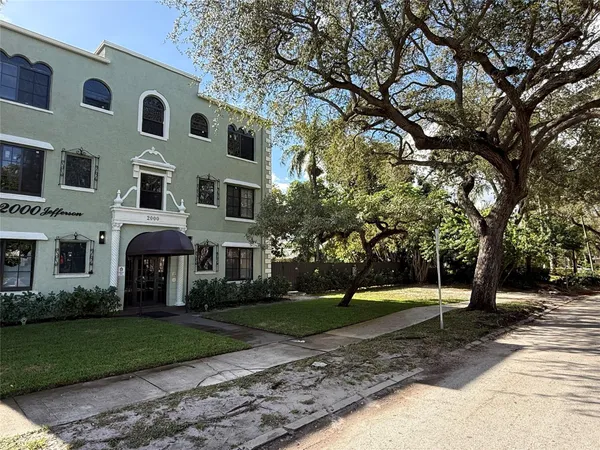 $1,650 | 2000 Jefferson Street, Unit 18, Hollywood, FL 33020