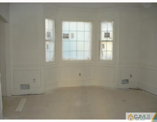 128 Harding Avenue Edison, NJ 08820 - Photo 4 of 10