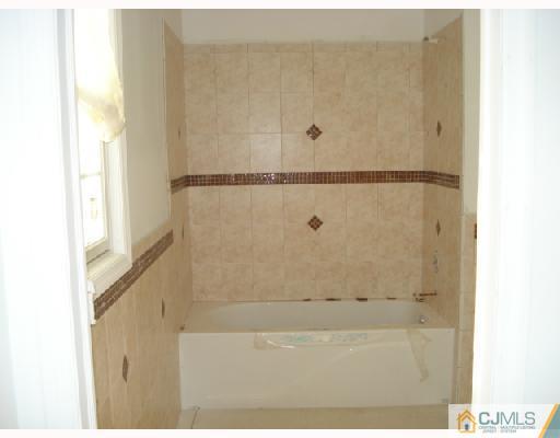 128 Harding Avenue Edison, NJ 08820 - Photo 8 of 10