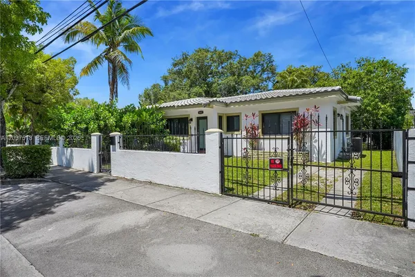$3,800 | 6822 Northeast 5th Avenue, Miami, FL 33138