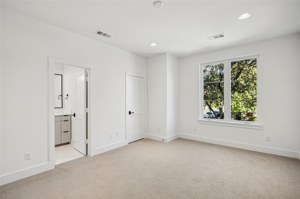 5600 Ellsworth Avenue Dallas, TX 75206 - Photo 27 of 31 a view of an empty room with a window