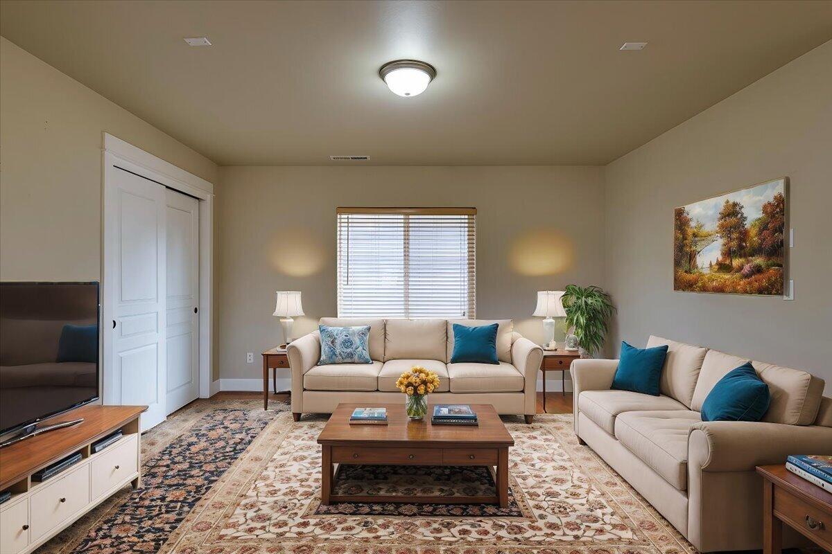 20370 Murphy Road Bend, OR 97702 - Photo 12 of 33 Imagine the possibilities, with your favorite sofas...