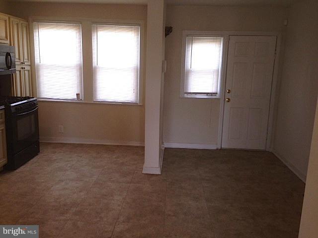 210 Grove Park Road Baltimore, MD 21225 - Photo 6 of 10 Kitchen
