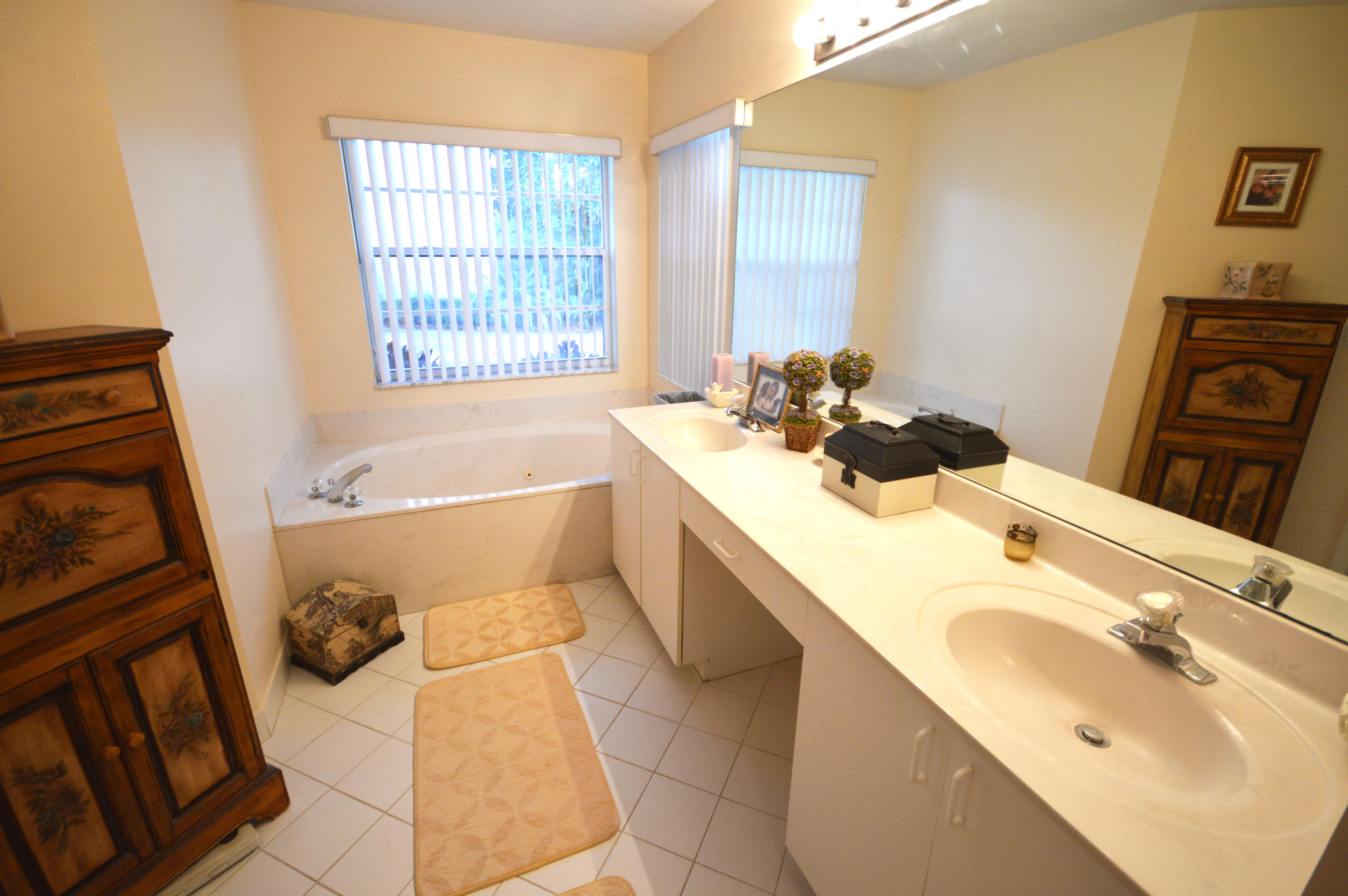 20963 Spinnaker Way Boca Raton, FL 33428 - Photo 13 of 22 Master Bath
