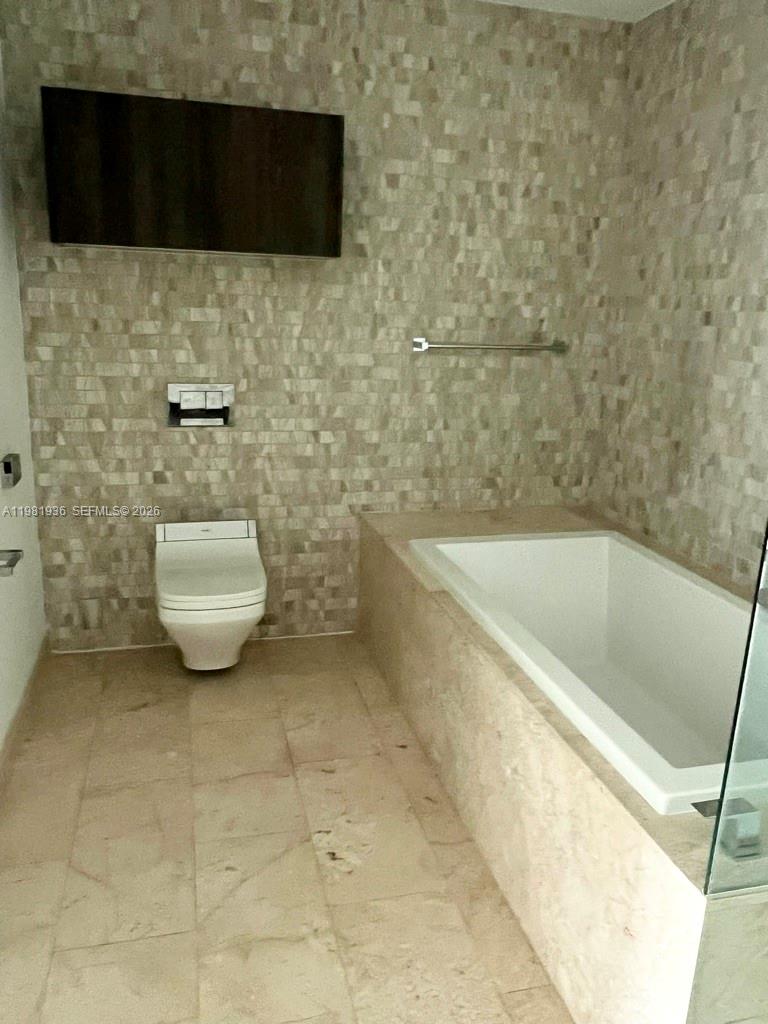 68 Southeast 6th Street, Unit 3510 Miami, FL 33131 - Photo 15 of 32