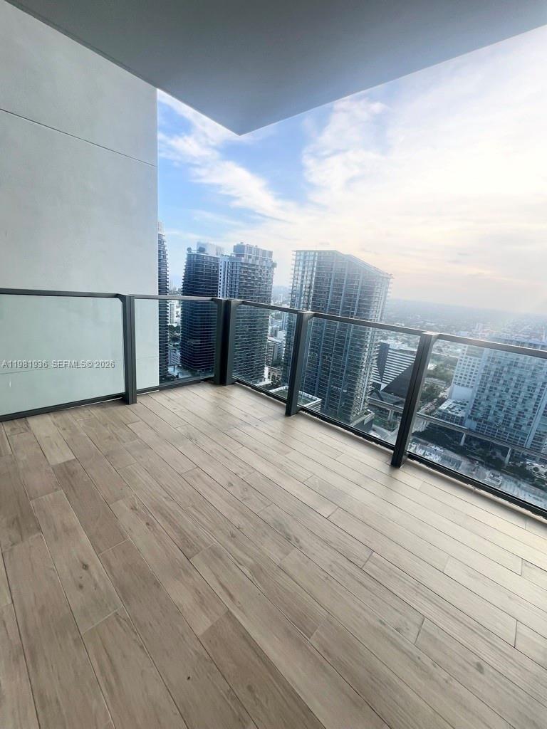 68 Southeast 6th Street, Unit 3510 Miami, FL 33131 - Photo 24 of 32