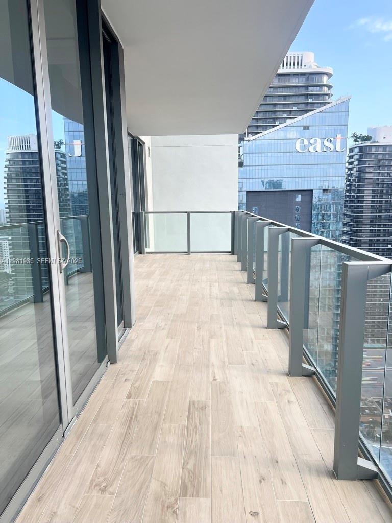 68 Southeast 6th Street, Unit 3510 Miami, FL 33131 - Photo 25 of 32