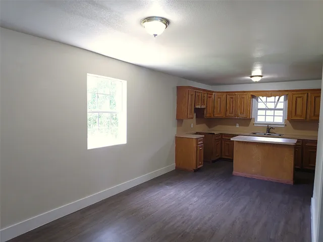 $200,000 | 1003 West Hart Avenue, Pasadena, TX 77506