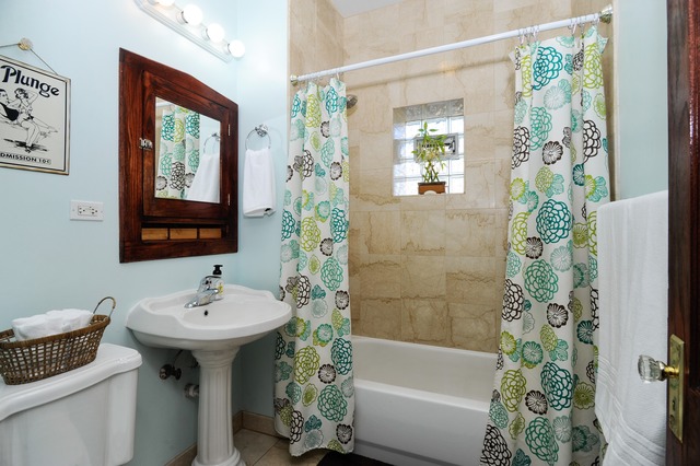 2310 West Huron Street, Unit 2B Chicago, IL 60612 - Photo 8 of 10