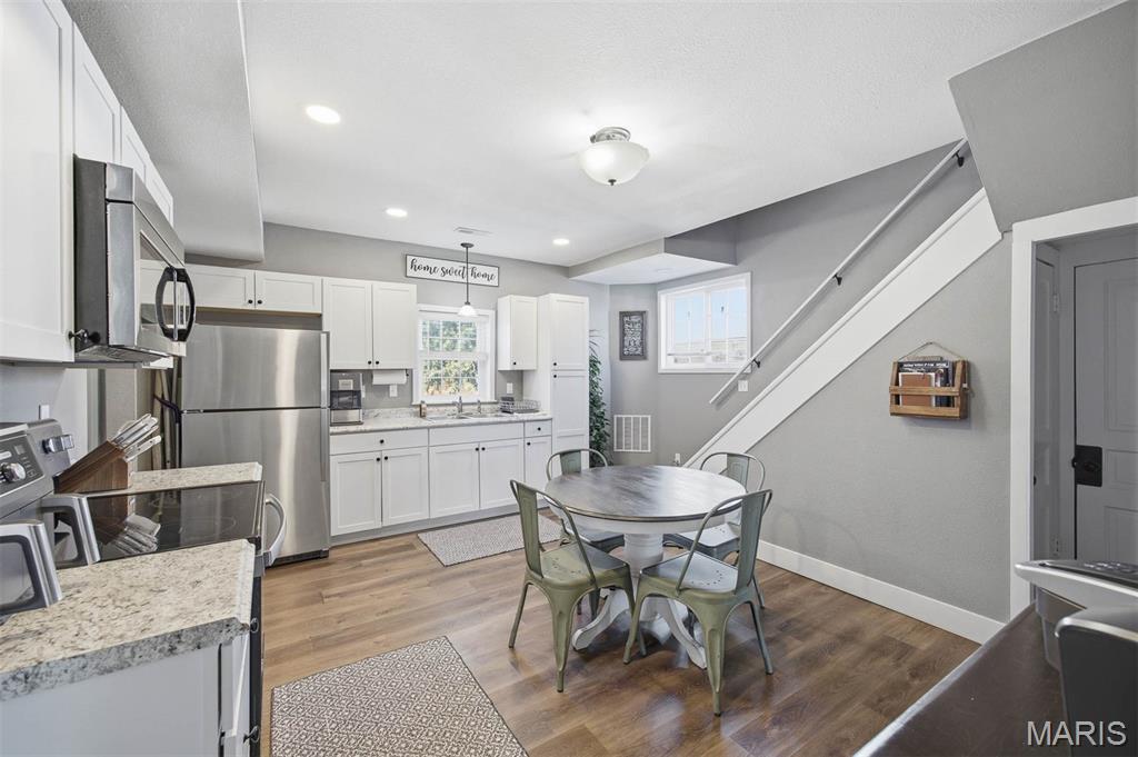 704 Pine Street Highland, IL 62249 - Photo 11 of 52
