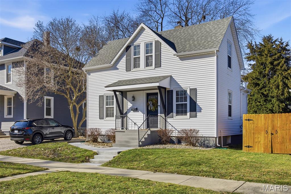 704 Pine Street Highland, IL 62249 - Photo 2 of 52