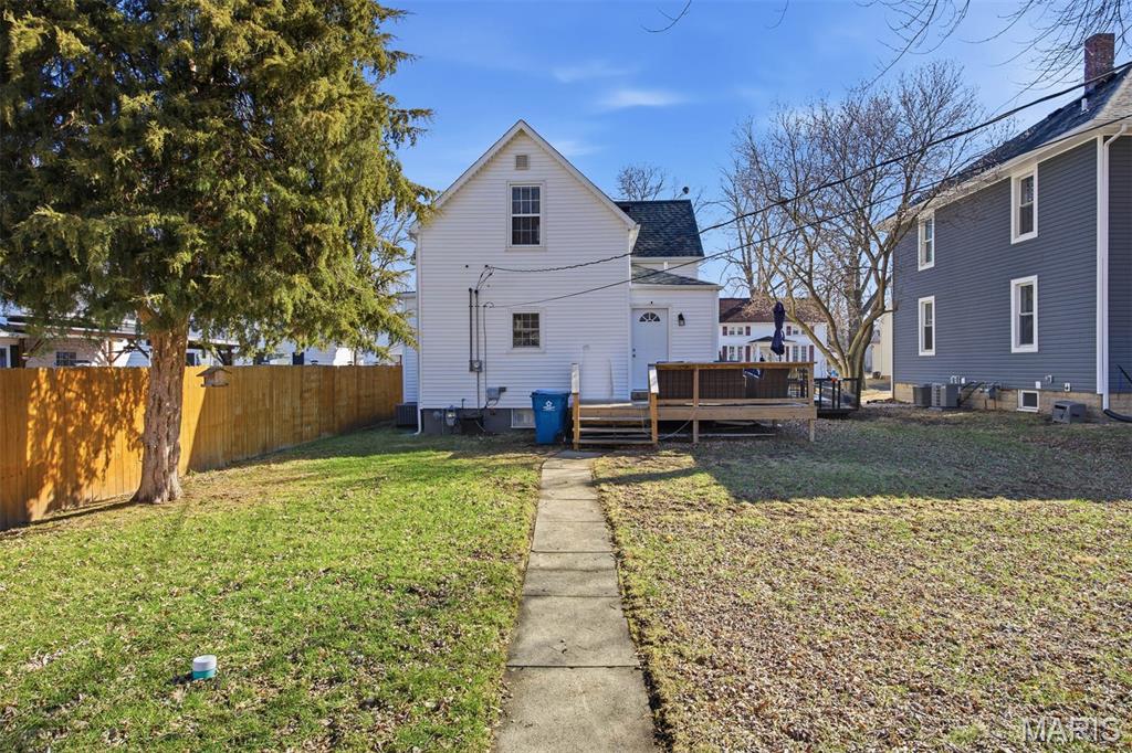 704 Pine Street Highland, IL 62249 - Photo 28 of 52