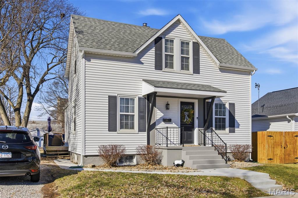 704 Pine Street Highland, IL 62249 - Photo 3 of 52