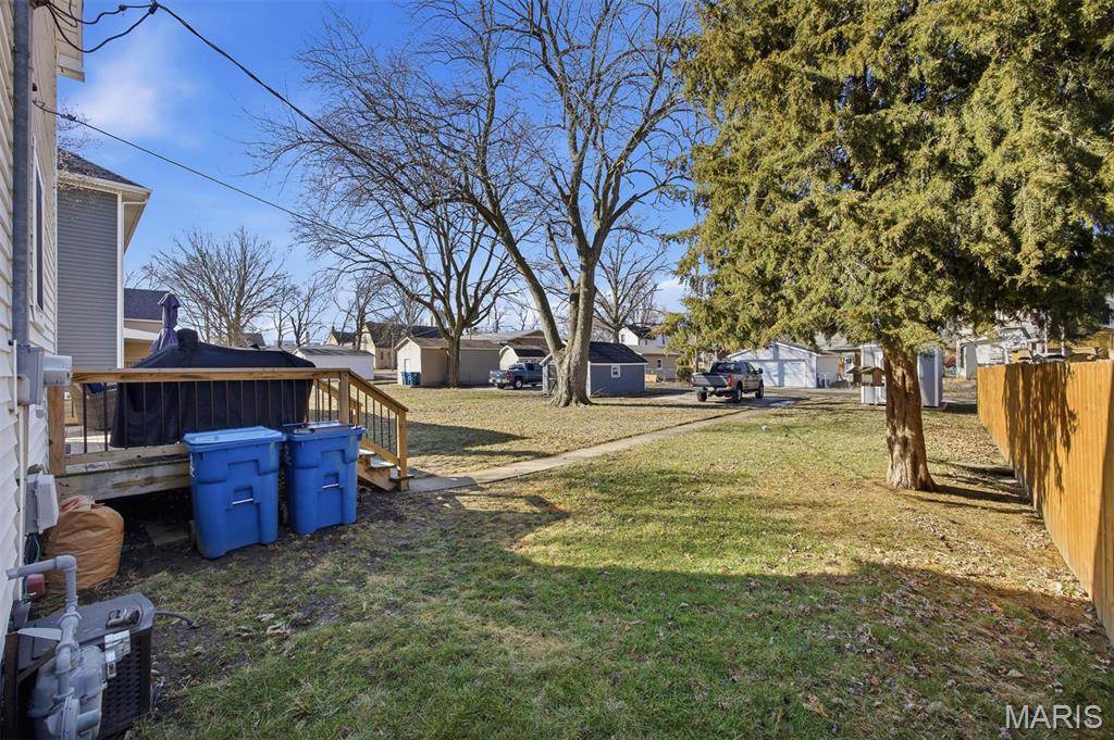704 Pine Street Highland, IL 62249 - Photo 32 of 52