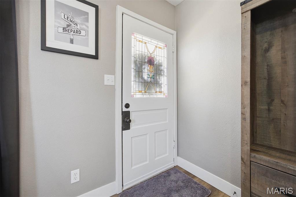 704 Pine Street Highland, IL 62249 - Photo 5 of 52