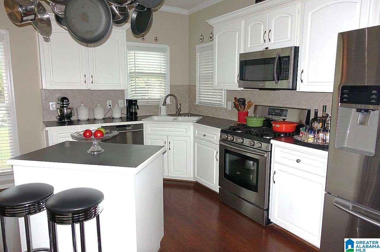 208 Beaver Crest Pelham, AL 35124 - Photo 9 of 25