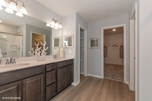 3611 Emerald Road Elgin, IL 60124 - Photo 2 of 12