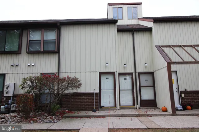 $1,600 | 1825 Bridgetown, Unit 207, Feasterville-Trevose, PA 19053