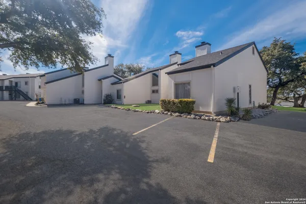 $1,300 | 1135 Parkview Drive, Unit C16, Canyon Lake, TX 78133