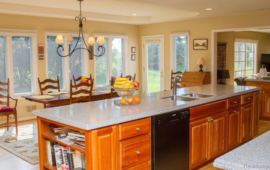 815 Spartan Drive Rochester, MI 48309 - Photo 3 of 51 IMG_5566.jpg