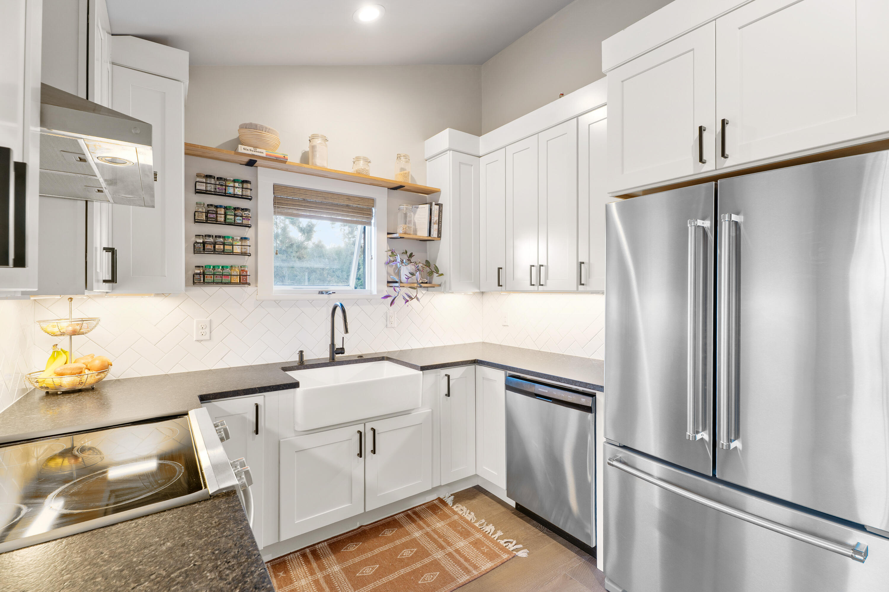 21150 Southwest Gift Road Bend, OR 97703 - Photo 12 of 47 Kitchen