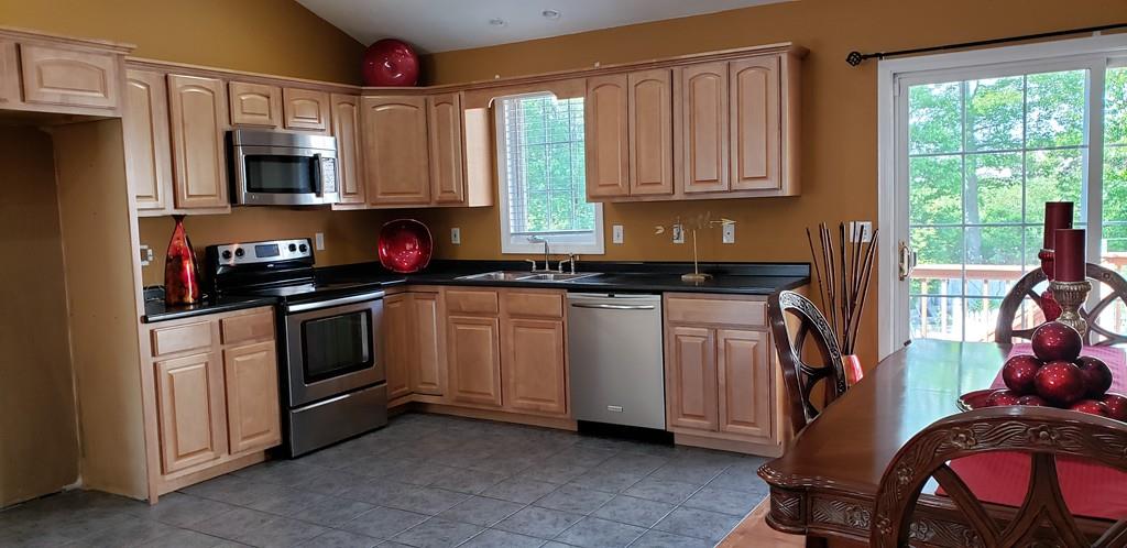 1060 Laurel Street Fall River, MA 02721 - Photo 15 of 37 Gallery Image 15