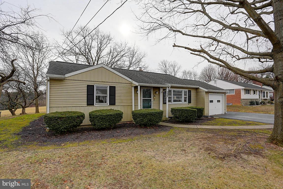 322 Owl Hill Road Lititz, PA 17543 - Photo 5 of 28
