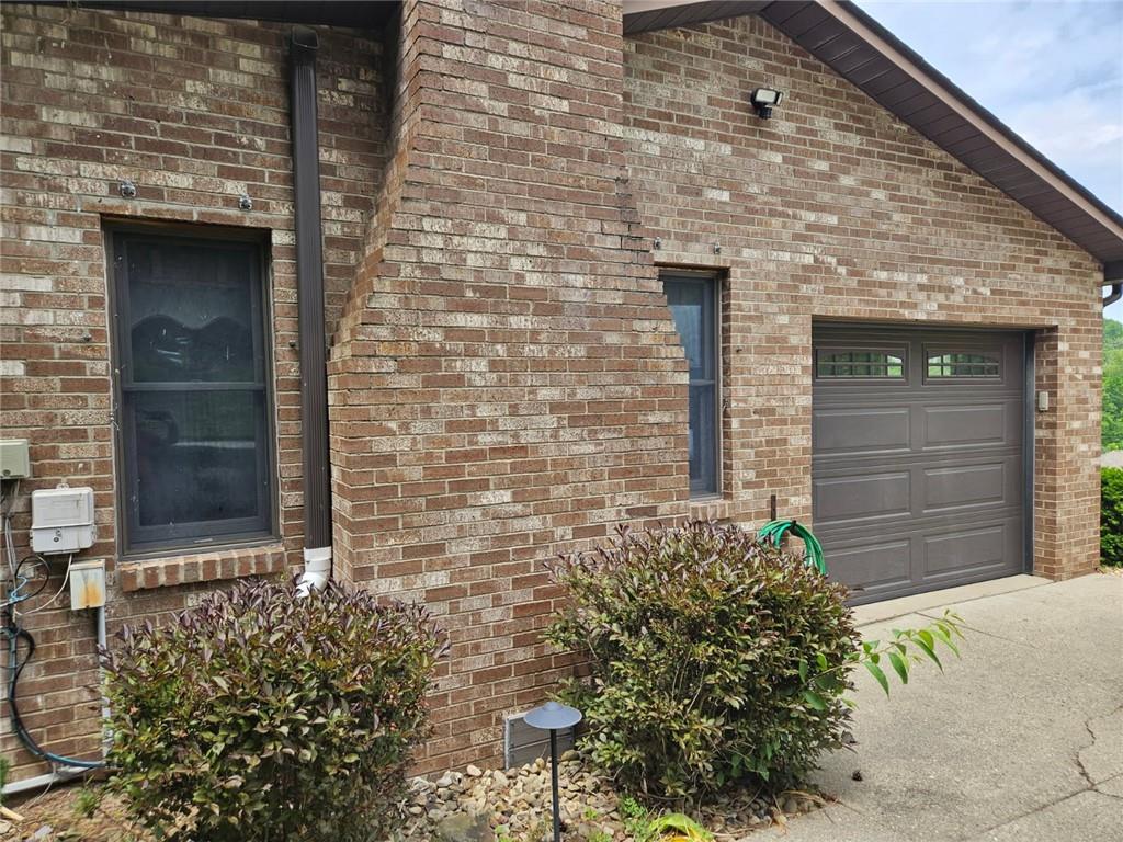 35 Blueberry Lane Cecil, PA 15321 - Photo 42 of 45 Integral Garage