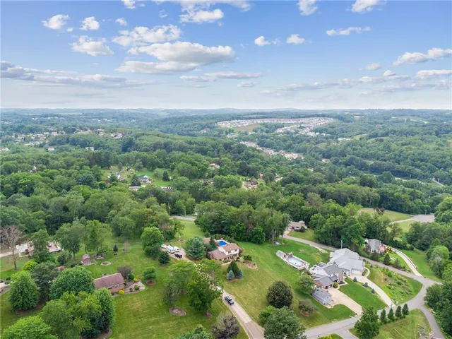 $589,999 | 35 Blueberry Lane, Cecil, PA 15321