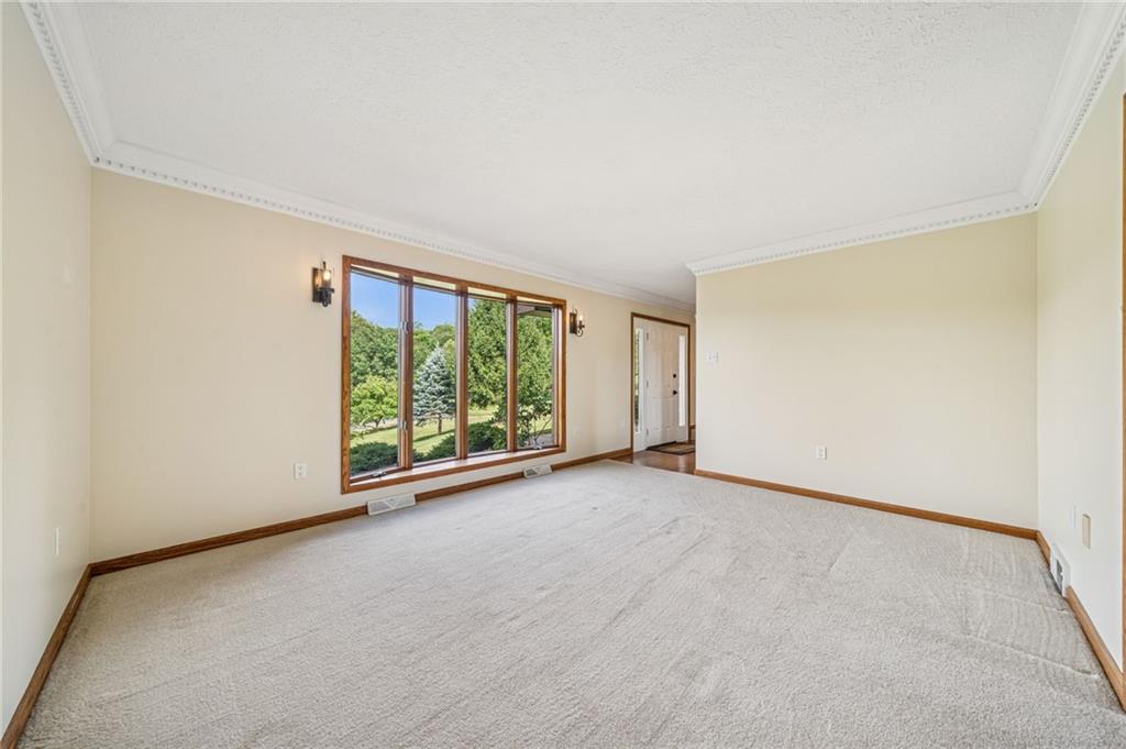 35 Blueberry Lane Cecil, PA 15321 - Photo 9 of 45