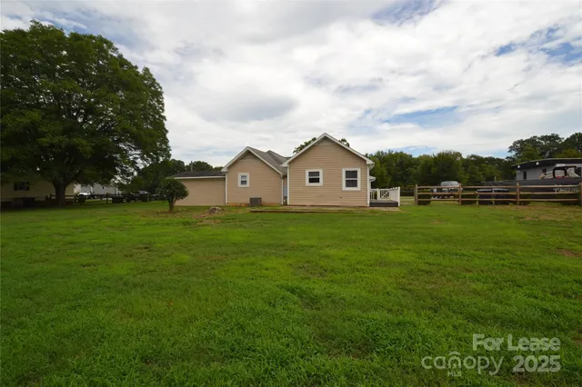 $2,150 | 107 Maxwell Avenue, Huntersville, NC 28078