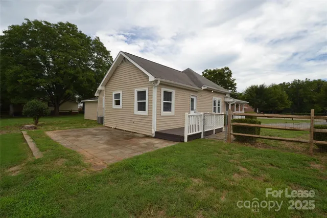 $2,150 | 107 Maxwell Avenue, Huntersville, NC 28078