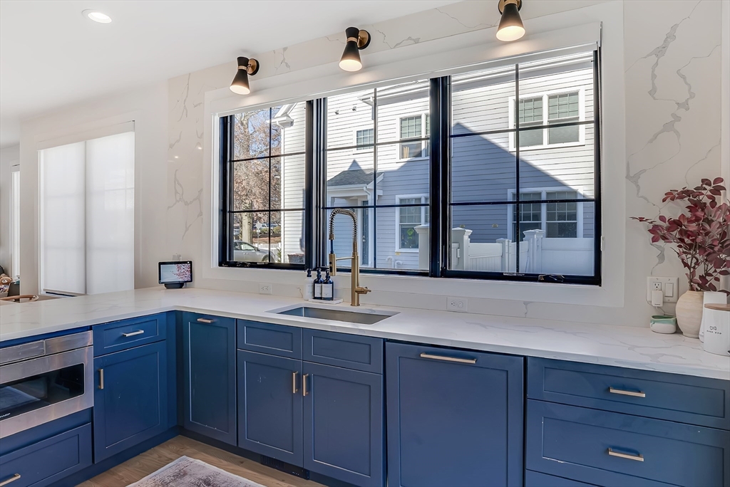 646 Webster Street, Unit 646 Needham, MA 02492 - Photo 6 of 32