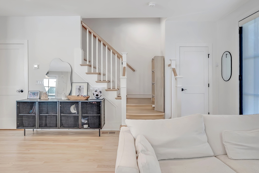 646 Webster Street, Unit 646 Needham, MA 02492 - Photo 7 of 32