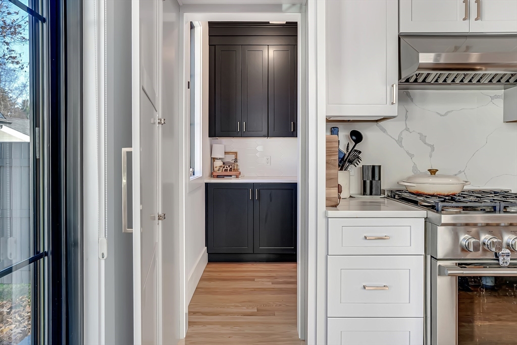 646 Webster Street, Unit 646 Needham, MA 02492 - Photo 9 of 32