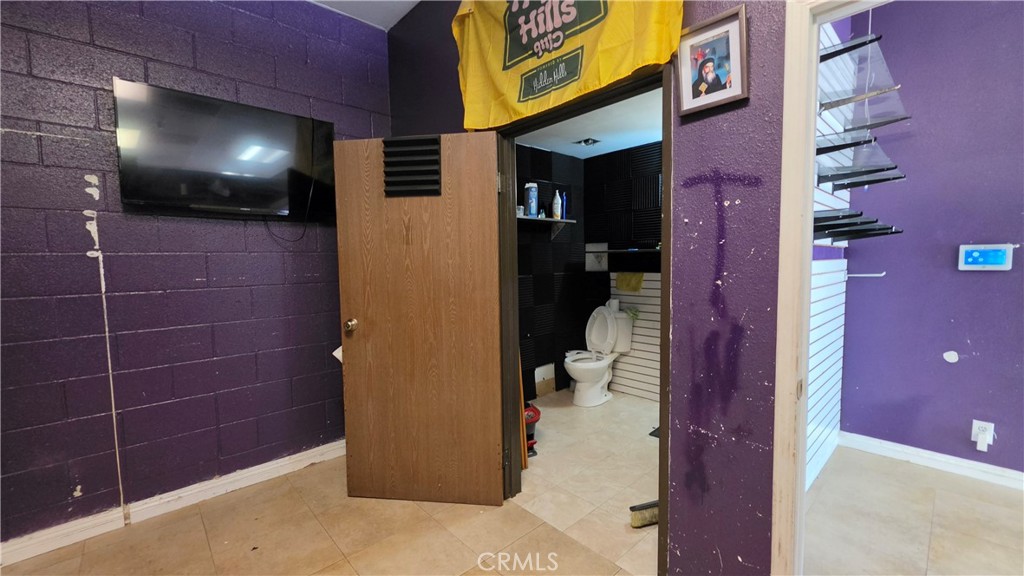10759 Magnolia Avenue, Unit H Riverside, CA 92505 - Photo 8 of 19 Gallery Image 8