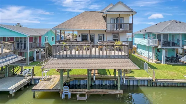 $539,000 | 28 Dolphin Street, Bayou Vista, TX 77563