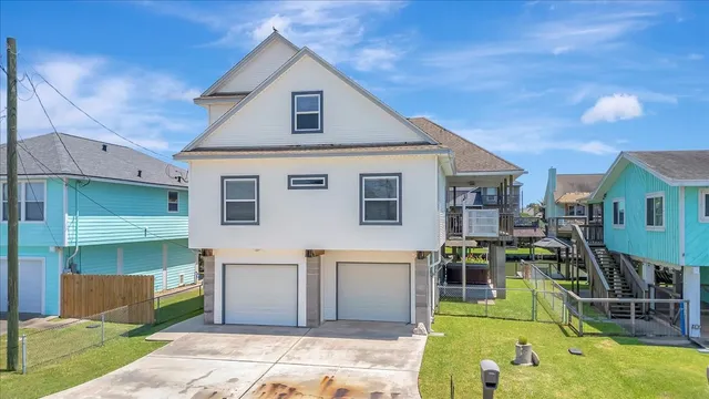 $539,000 | 28 Dolphin Street, Bayou Vista, TX 77563
