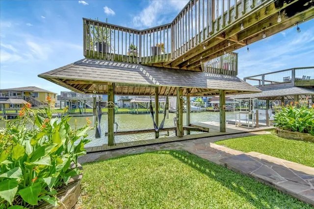 $539,000 | 28 Dolphin Street, Bayou Vista, TX 77563
